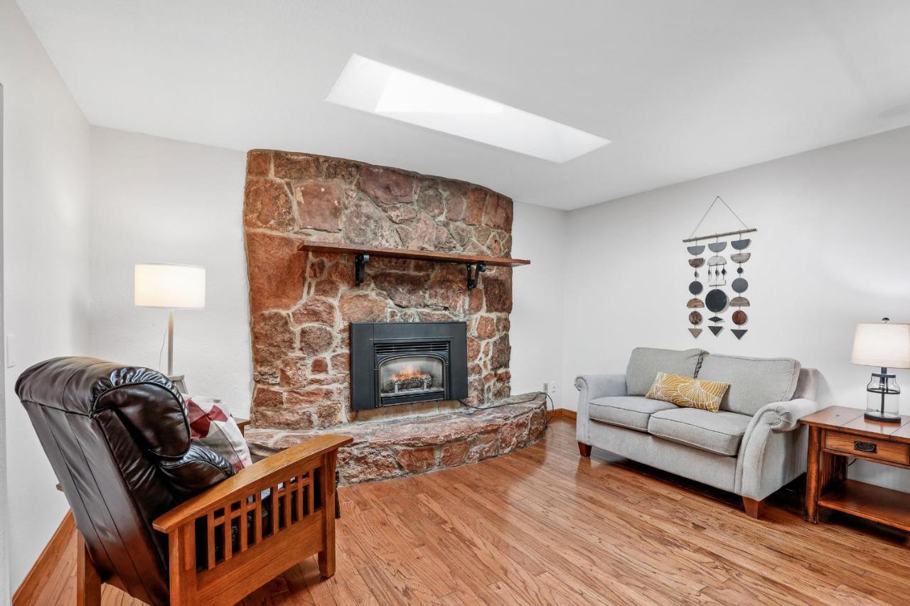 Captivating Continental Country Club Retreat With 4 Bdr And Spacious Deck! Flagstaff Exterior foto